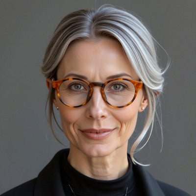 DIPitti Cofe Glasses in a Woman